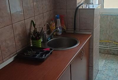 Închiriez apartament 3 camere - 9