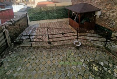 Apartament superb pe doua nivele, renovat integral, in vila, curte proprie, Grad - 22