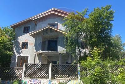 DE VANZARE Casa / Vila cu 12 camere in zona Sisesti - 2