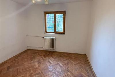 Apartament cu 3 camere decomandat - Pacurari - 1