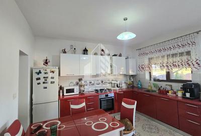 Casa individuala de vanzare cu 4 camere si garaj in Sag, vatra satului - 4