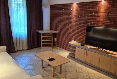 Apartament cu 4 camere semidecomandat în Iancului