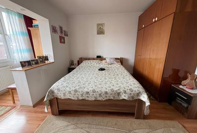 Apartament 3 camere structura decomandata,întrare Racadau - 2