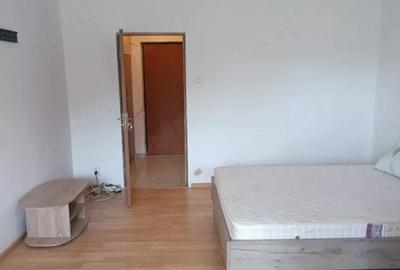 Garsonieră decomandată, mobilată în Titan