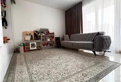 Apartament cu 2 camere decomandat, mobilat în Tractorul