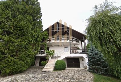 Casă cu 5 camere în Independenței