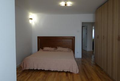 Inchiriere ap 3 cam Blv Decebal - 10
