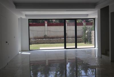 El Unico Residences | Pipera 180