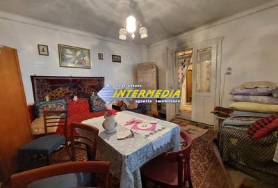 Casa de vanzare in Centru pozitie buna - 2