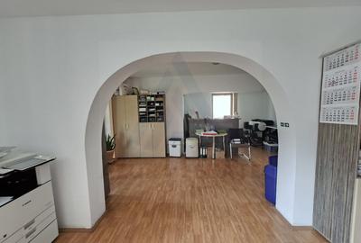 Spatiu birouri casa individuala curte proprie 9 birouri Selimbar - 6