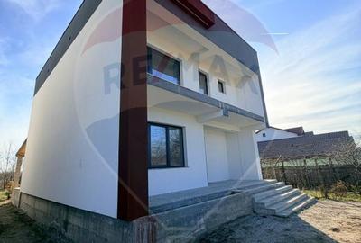 Casă cu 5 camere în Brestei