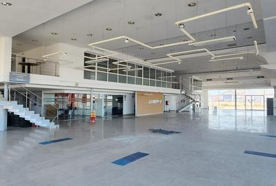 Showroom auto suprafata 6.500 mp, teren 15.000 mp cu deschidere 90 ml la DN 1. - 26