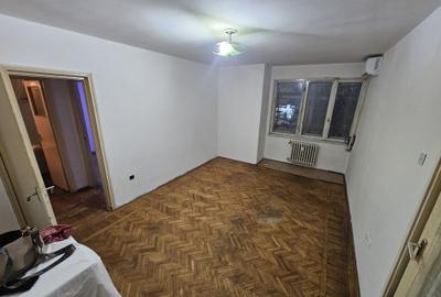 Soseaua Stefan cel Mare doua cam et 1 vedere stradala langa parcul circului - 1