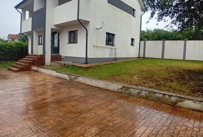 Casa  mare, luminoasa, spatioasa cu 5 camere, doua bai, 400 mp teren, Bucium - 21