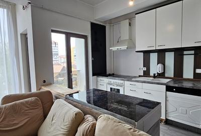 Vand apartament de 2 camere situat pe str.Doamna Stanca la etajul 2 - 3