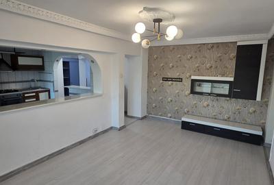 De vanzare - Apartament spatios Piata Alba Iulia 5 - 2