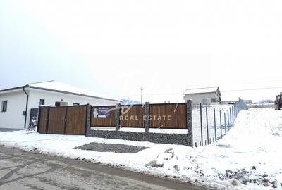 Teren intravilan 769 mp cu priveliste catre munti si padure - 1