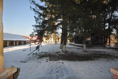 Spațiu comercial, de 1,345 mp, în Conop