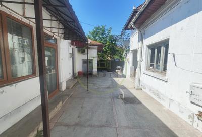Spatiu comercial 9 camere, casa 2 camere,  teren 354 mp, Brestei. - 2