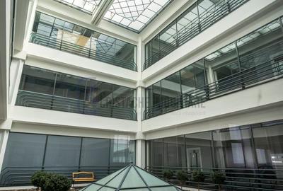 Birou individual si spatii comerciale, P-ța Unirii - 7