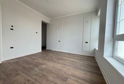 Duplex despartit prin camera tehnica - 4 camere Toate Utilitatile - 6