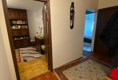 Apartament cu 3 camere decomandat în Nord