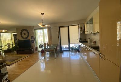 Apartament 4 camere bloc boutique si terasa de 25m - 40