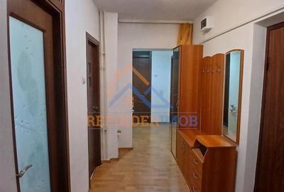 3 camere parc Sebastian, 2 balcoane - 1