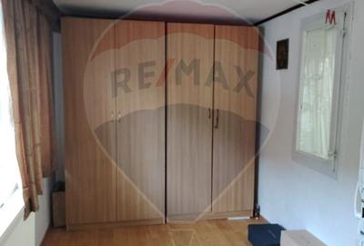 Case cu 7 camere de vânzare în comuna Panaci, sat Drăgoiasa. - 11