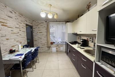 Apartament cu 2 camere decomandat, mobilat în Florești