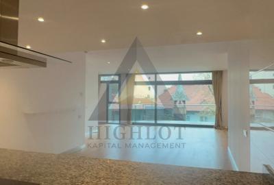 Apartament cu 4 camere semidecomandat în Kiseleff