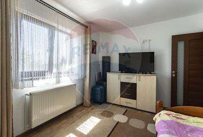 Casa de Poveste - Feldioara, str. Barsei/ 4 camere/ curte! - 28