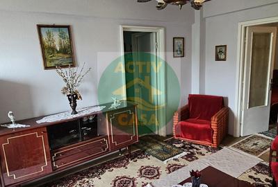 Apartament 3 camere, zona E.Teodoroiu, etaj intermediar - 4