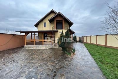 Casa cu piscina Fermelor 840mp teren  285.000€ - 3