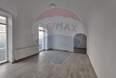 Spațiu comercial Piata Avram Iancu trafic pietonal - 3