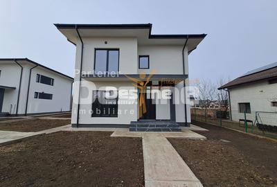 Casă individuală cu 4 camere în Miroslava