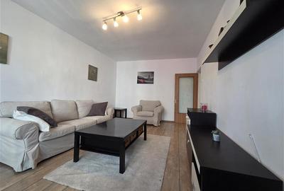 Apartament cu 3 camere decomandat, mobilat în P-ța Victoriei