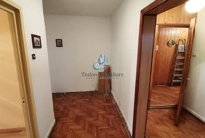 Apartament 3 camere, 2 bai, boxa, parter inalt, zona 1 Mai - 9