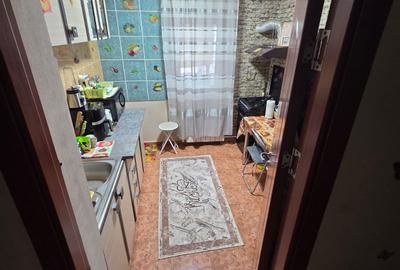 Dacia, apartament 2 camere decomandat et.4 - 17