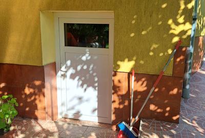 Casa-Vila ultrafinisata in regim D+P+E cu toate utilitatile cu 900 mp,teren - 30