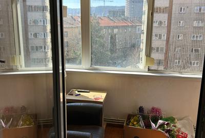 Vand apartament cu 3 camere Centrul Civic, Strada Toamnei - 11