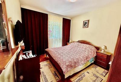Apartament 3 camere Delfinariu , etaj 2/4 - 2