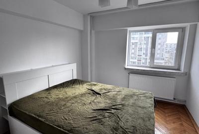 Apartament cu 3 camere decomandat, mobilat în Calea București