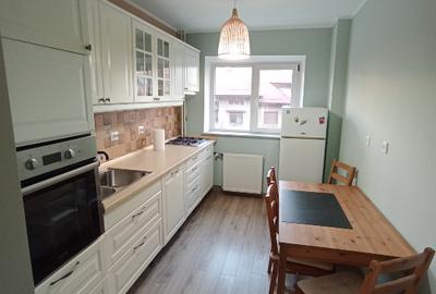 Apartament cu 3 camere semidecomandat în Colentina