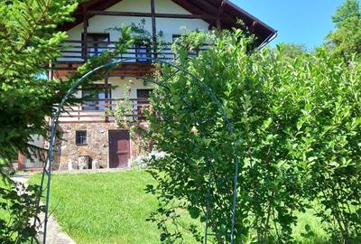 Bran, casa de vacanta + teren , Zona Club Vila Bran - 1