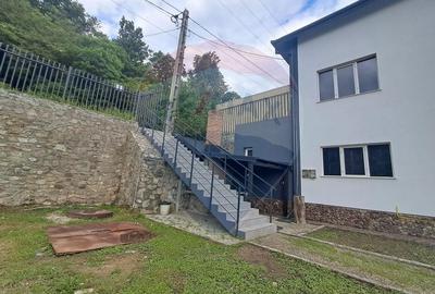 Pensiune Eselnita / 16 camere / Teren - 1448 mp / Ponton - 43