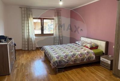 Casă / Vilă cu 5 camere de vânzare - 18