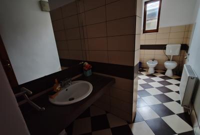 Apartament 2 camere in casa zona str. Lunga - 10