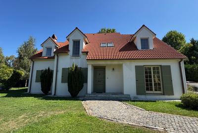 Casă individuală cu 5 camere în Pipera