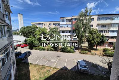 Vânzare apartament 3 camere *etaj 2 - decomandat* - Strada Zambilelor - 8